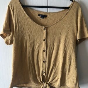 American Eagle scoop neck tie-front t-shirt (M)